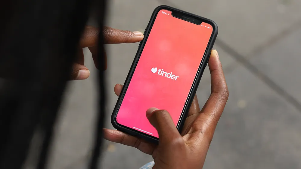 Use the AI Headshot Generator to enhance your Tinder experience